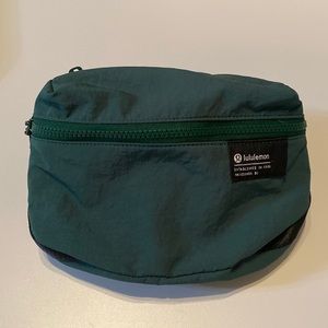 Lululemon Clean Lines Belt Bag